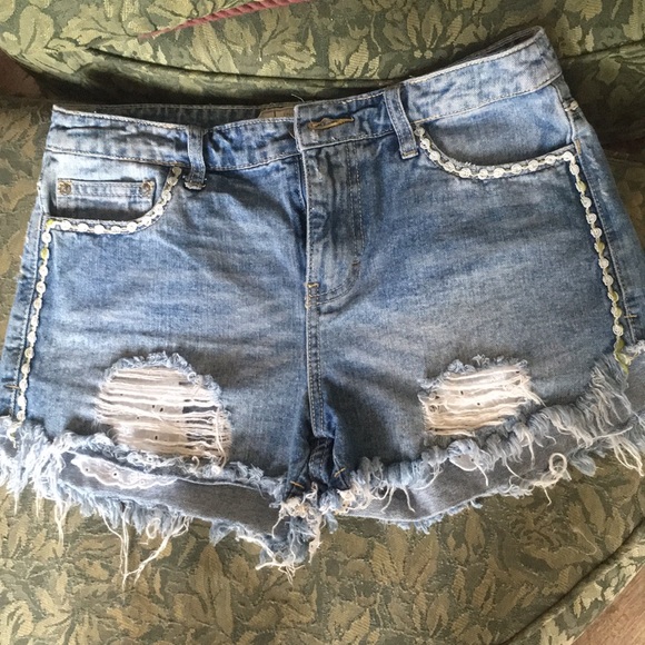 New Destroyed Cut Off Jeans Shorts Free People 26! - Picture 5 of 8